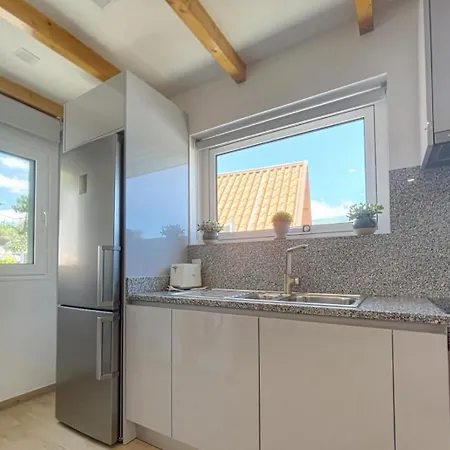 Celeiro Do Avo Santana (Madeira)